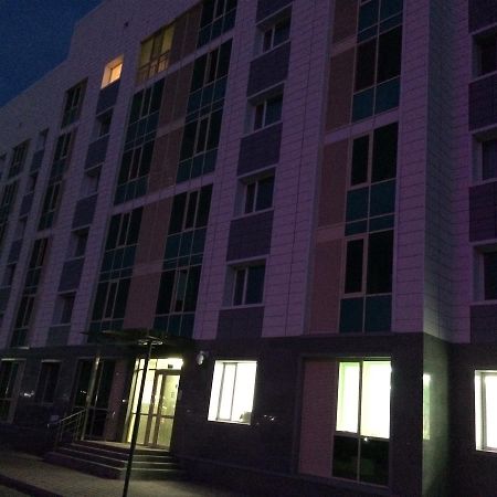 Vesna Apartments In The Center Astana Bagian luar foto