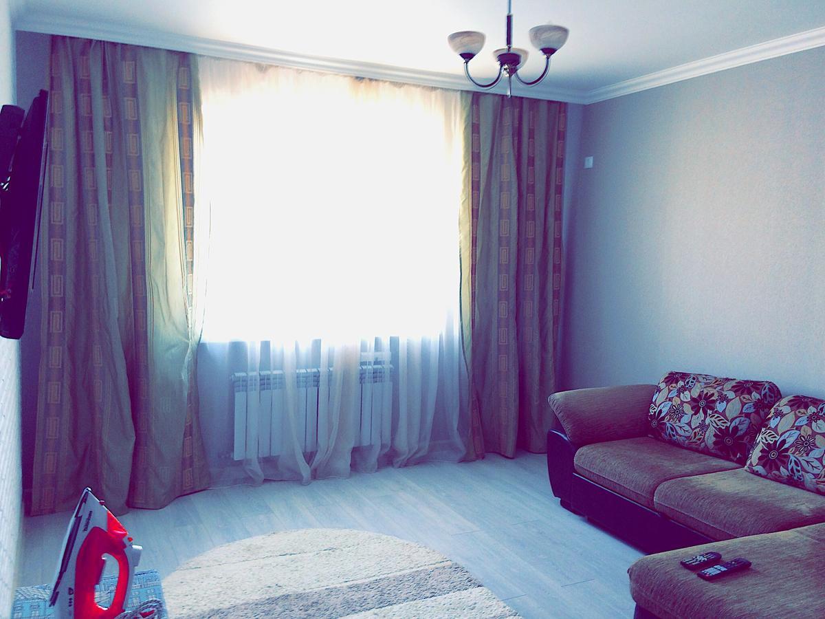 Vesna Apartments In The Center Astana Bagian luar foto