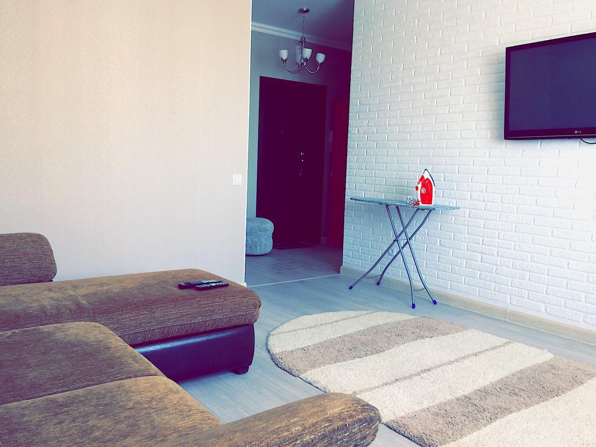 Vesna Apartments In The Center Astana Bagian luar foto